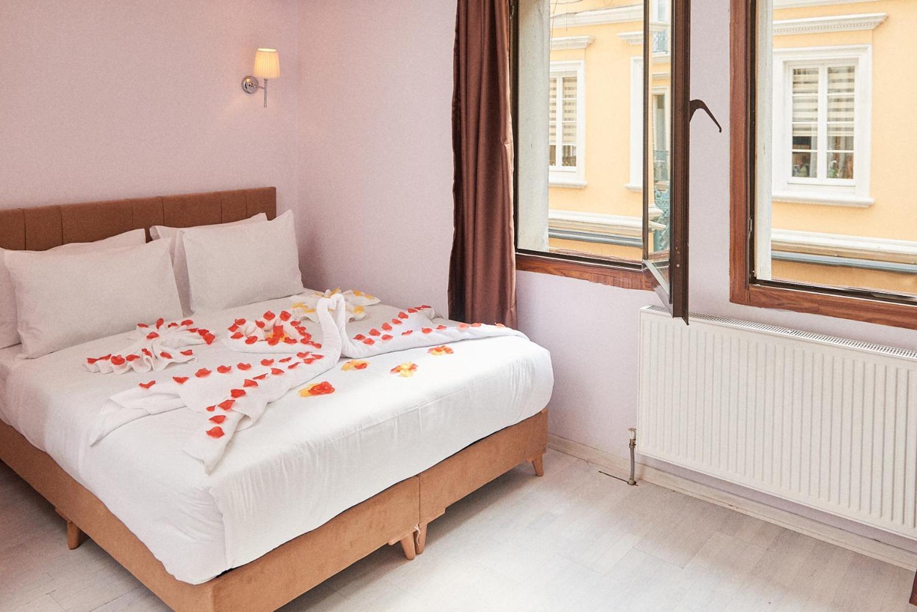 Nuageux House Hotel Istanbul Bagian luar foto